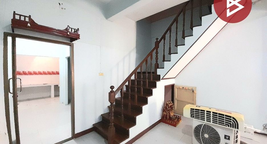 Casa adosada en venta de 3 habitaciones en Bang Khun Thian, Bangkok
