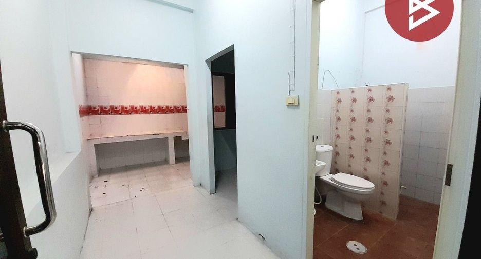 Casa adosada en venta de 3 habitaciones en Bang Khun Thian, Bangkok