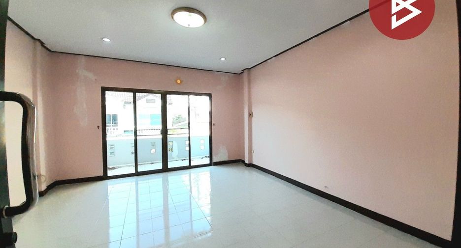 Casa adosada en venta de 3 habitaciones en Bang Khun Thian, Bangkok