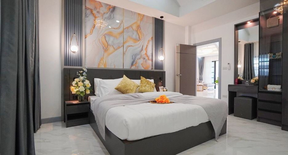 For sale 4 bedrooms villa in Bang Lamung, Chonburi