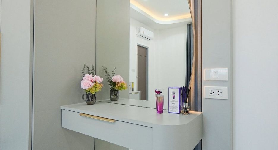 For sale 4 bedrooms villa in Bang Lamung, Chonburi