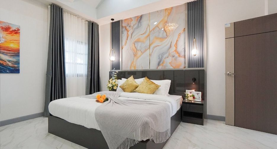 For sale 4 bedrooms villa in Bang Lamung, Chonburi