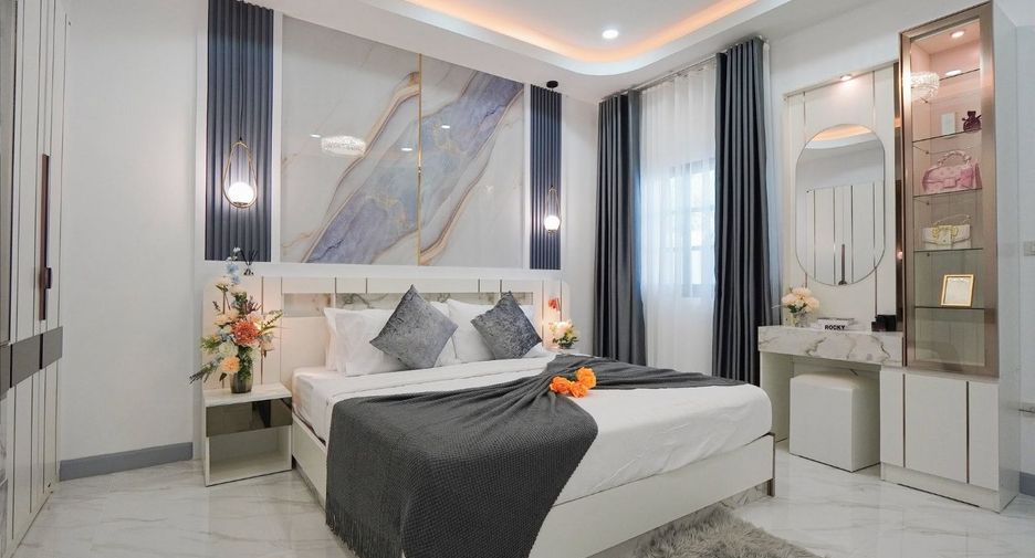 For sale 4 bedrooms villa in Bang Lamung, Chonburi