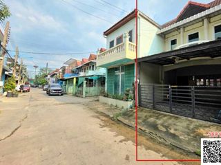 À vendre 3 chambres maison de ville à Bang Bon, Bangkok