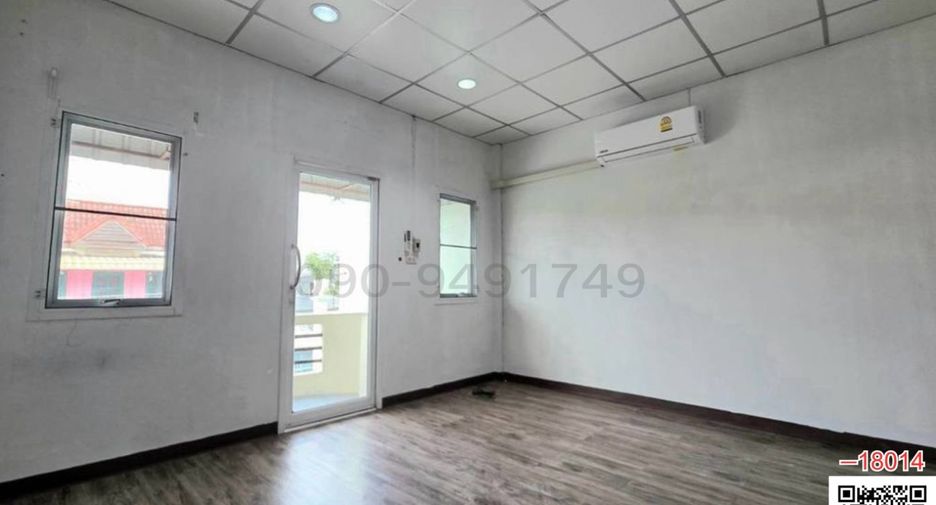 À vendre 3 chambres maison de ville à Bang Bon, Bangkok
