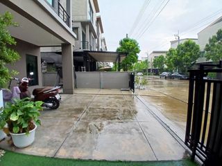 Haus zur Miete mit 4 Zimmer in Khan Na Yao, Bangkok