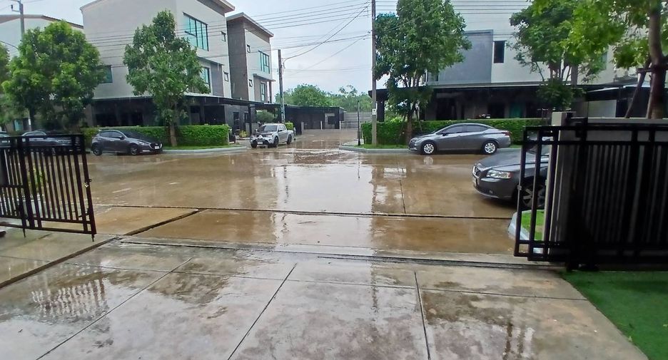 Haus zur Miete mit 4 Zimmer in Khan Na Yao, Bangkok