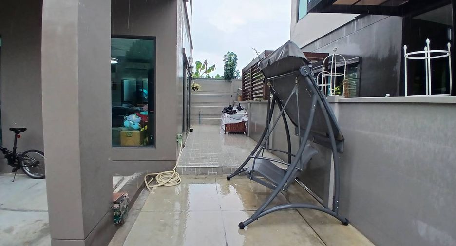 Haus zur Miete mit 4 Zimmer in Khan Na Yao, Bangkok