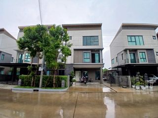 Haus zur Miete mit 4 Zimmer in Khan Na Yao, Bangkok