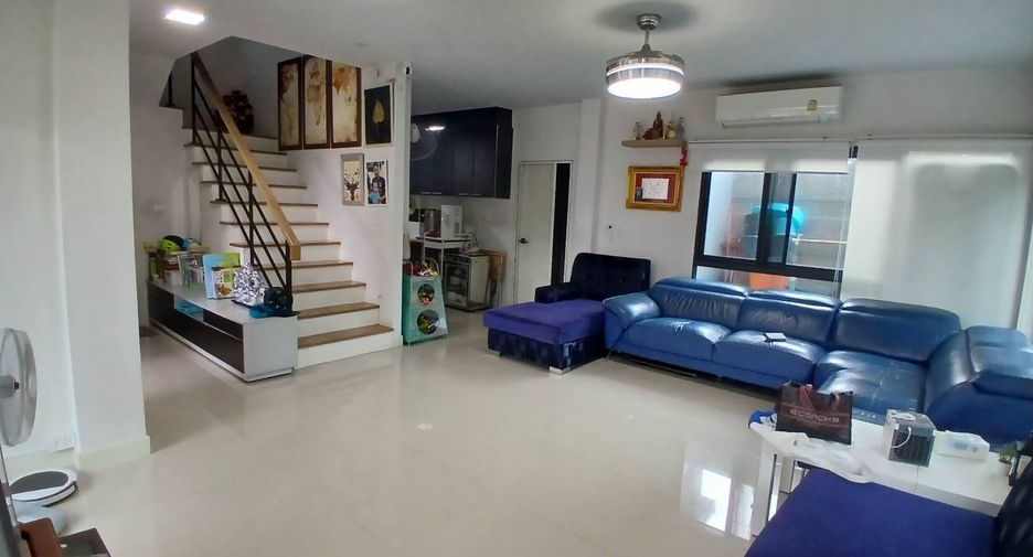Haus zur Miete mit 4 Zimmer in Khan Na Yao, Bangkok