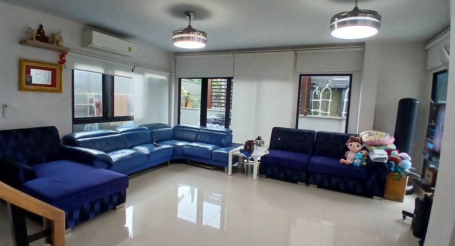 Haus zur Miete mit 4 Zimmer in Khan Na Yao, Bangkok