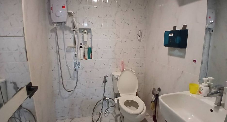 Haus zur Miete mit 4 Zimmer in Khan Na Yao, Bangkok