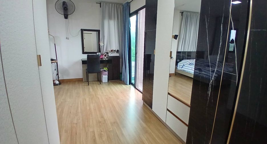 Haus zur Miete mit 4 Zimmer in Khan Na Yao, Bangkok