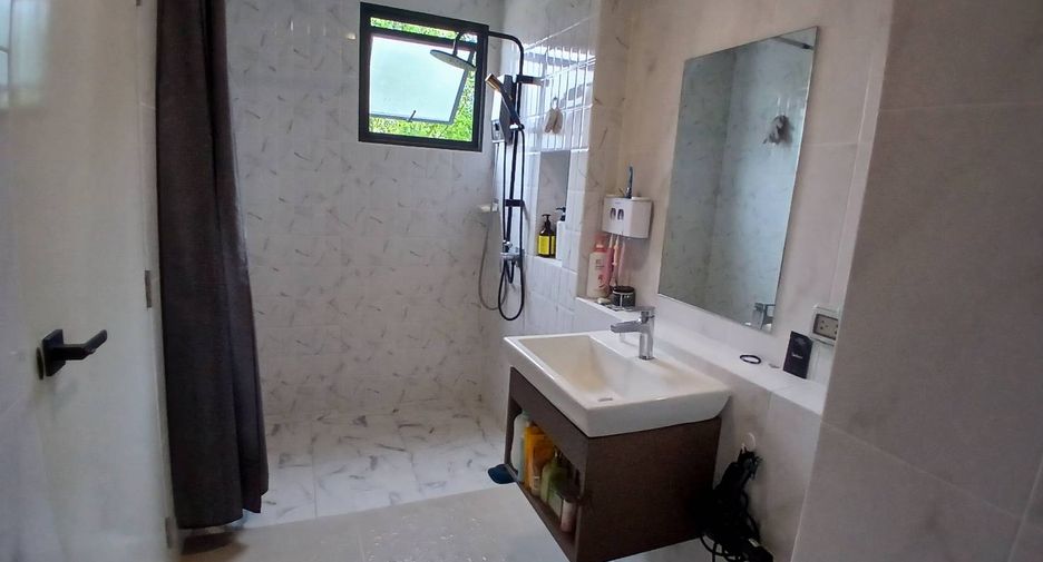 Haus zur Miete mit 4 Zimmer in Khan Na Yao, Bangkok