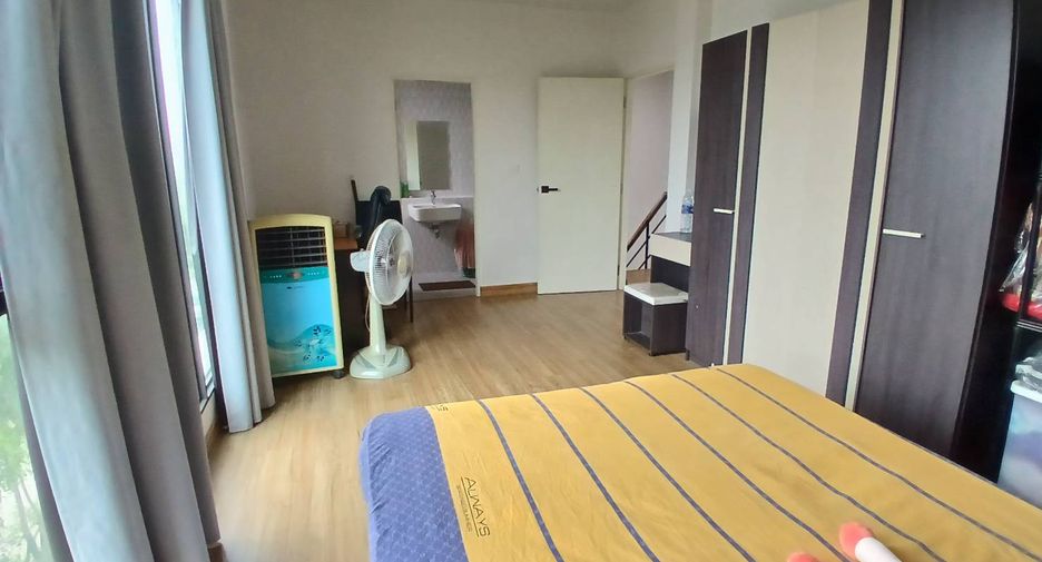 Haus zur Miete mit 4 Zimmer in Khan Na Yao, Bangkok