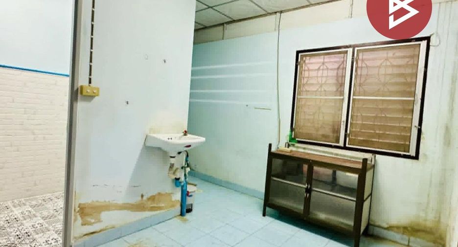 Casa adosada en venta de 2 habitaciones en Mueang Samut Sakhon, Samut Sakhon