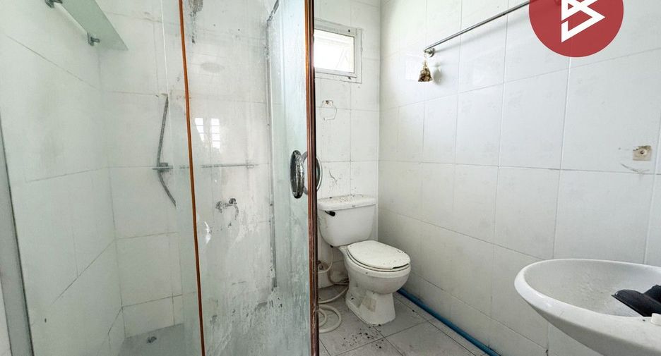 Casa en venta de 4 habitaciones en Lat Krabang, Bangkok