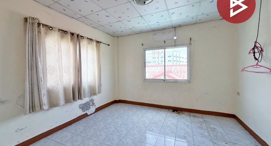 Casa en venta de 4 habitaciones en Lat Krabang, Bangkok