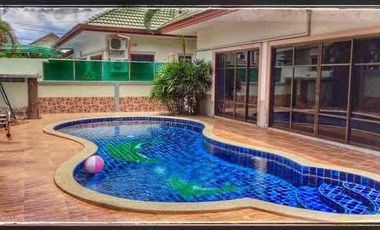 À vendre 3 chambres villa à Huay Yai, Pattaya