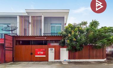 Casa adosada en venta de 3 habitaciones en Bang Sao Thong, Samut Prakan