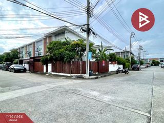 Casa adosada en venta de 3 habitaciones en Bang Sao Thong, Samut Prakan