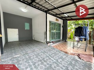 Casa adosada en venta de 3 habitaciones en Bang Sao Thong, Samut Prakan