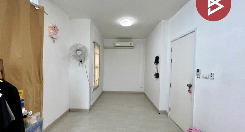 Casa adosada en venta de 3 habitaciones en Bang Sao Thong, Samut Prakan