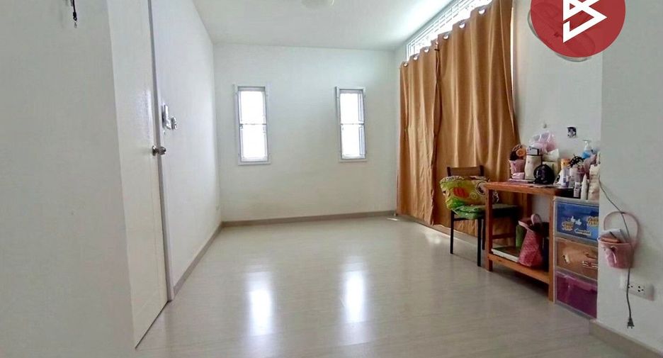 Casa adosada en venta de 3 habitaciones en Bang Sao Thong, Samut Prakan