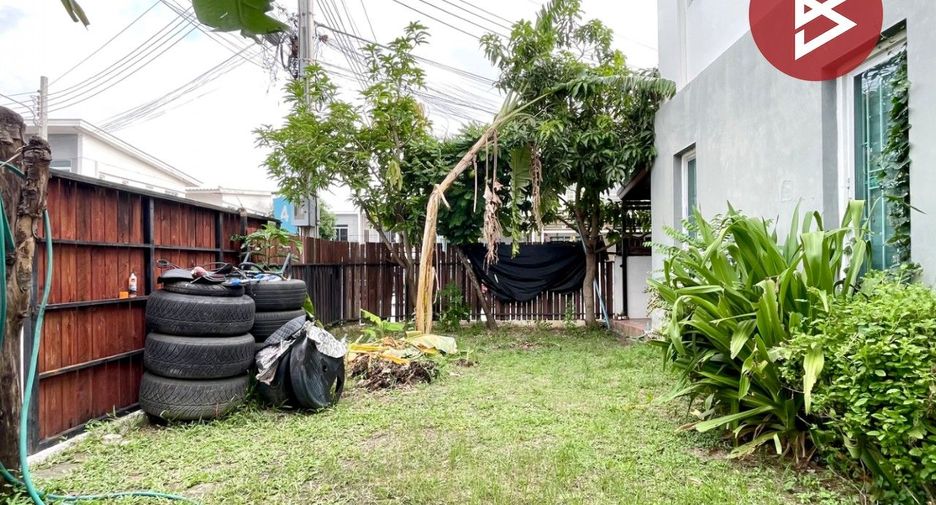 Casa adosada en venta de 3 habitaciones en Bang Sao Thong, Samut Prakan
