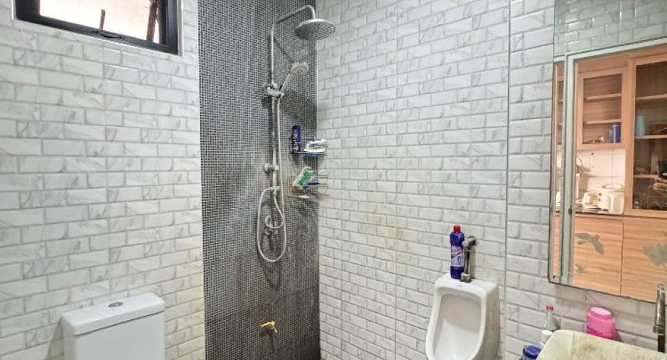 Local comercial en venta de 4 habitaciones en Bang Bua Thong, Nonthaburi