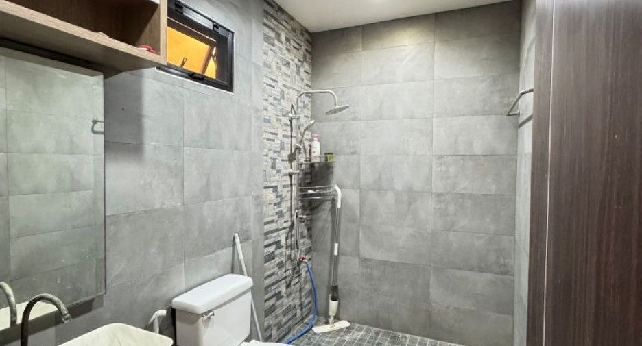 Local comercial en venta de 4 habitaciones en Bang Bua Thong, Nonthaburi