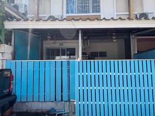 Reihenhaus zum Kauf mit 3 Zimmer in Mueang Samut Prakan, Samut Prakan