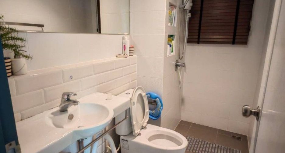 Casa en venta de 4 habitaciones en Sam Phran, Nakhon Pathom