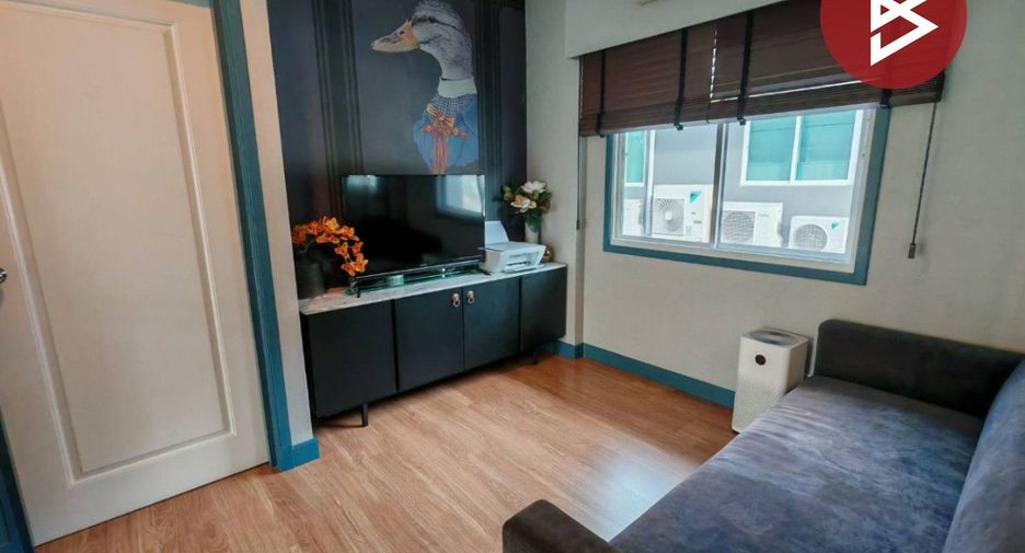 Casa en venta de 4 habitaciones en Sam Phran, Nakhon Pathom