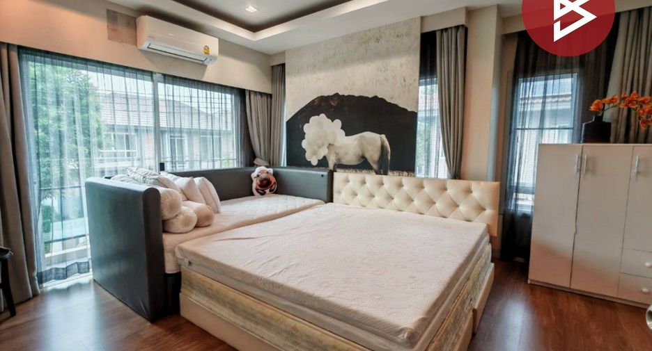 Casa en venta de 4 habitaciones en Sam Phran, Nakhon Pathom