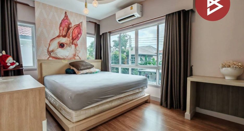 Casa en venta de 4 habitaciones en Sam Phran, Nakhon Pathom