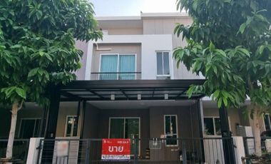 出售 4 卧室 联排别墅 在 Don Mueang, 曼谷