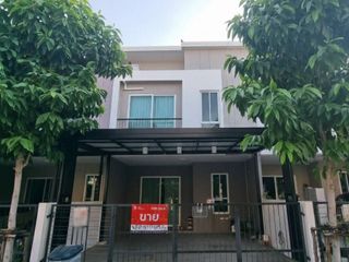 出售 4 卧室 联排别墅 在 Don Mueang, 曼谷