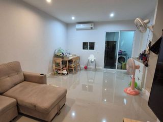 出售 4 卧室 联排别墅 在 Don Mueang, 曼谷