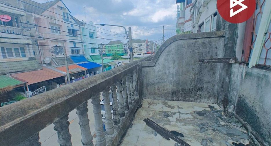 À vendre 4 chambres maison de ville à Mueang Samut Prakan, Samut Prakan