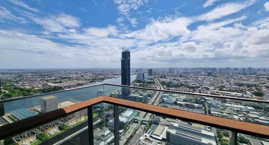 À vendre 2 chambres condo à Yan Nawa, Bangkok