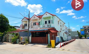 À vendre 2 chambres maison de ville à Mueang Samut Prakan, Samut Prakan