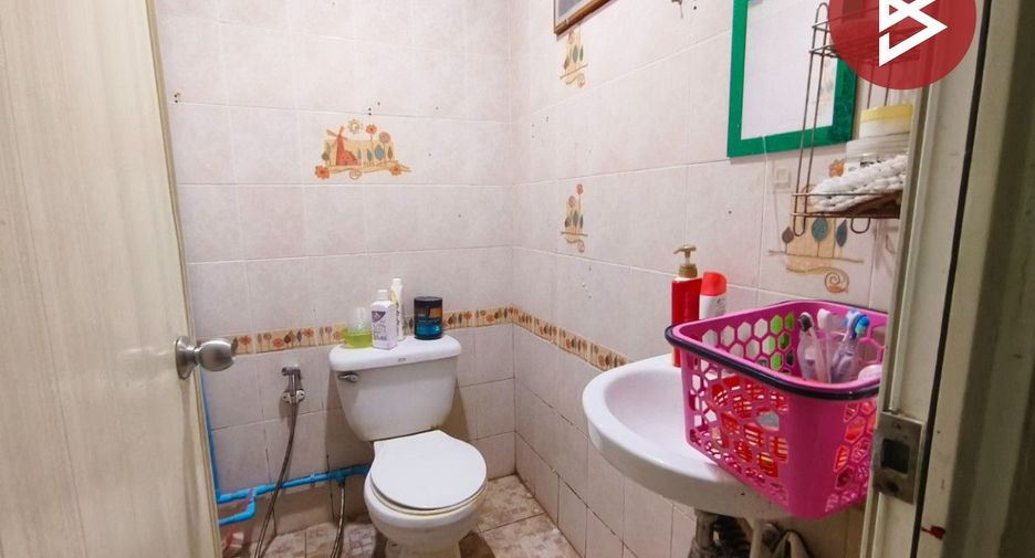 À vendre 2 chambres maison de ville à Mueang Samut Prakan, Samut Prakan