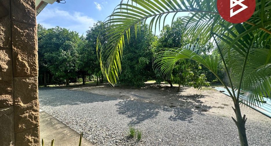 For sale 2 ベッドルーム house in Phanat Nikhom, Chonburi
