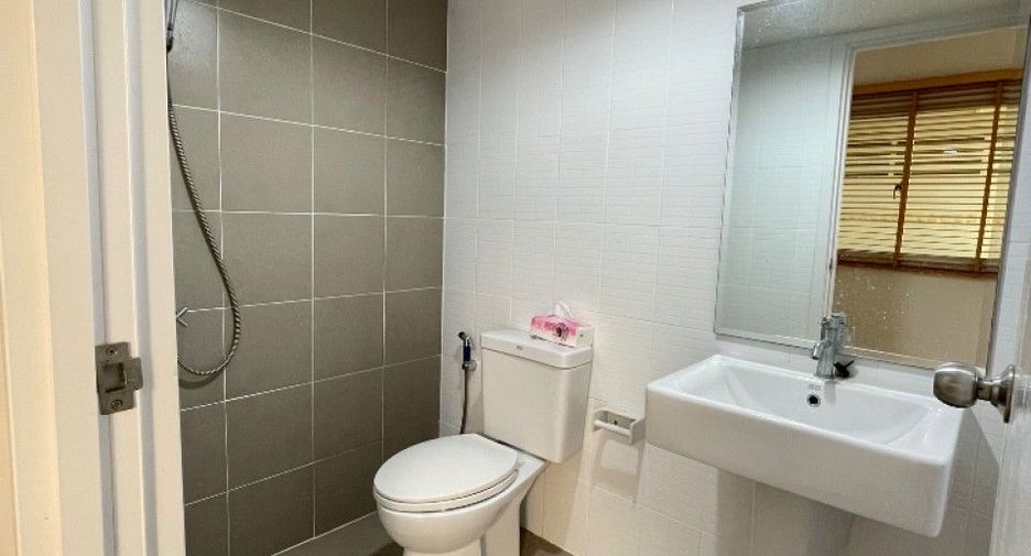 À vendre 3 chambres maison de ville à Mueang Samut Prakan, Samut Prakan