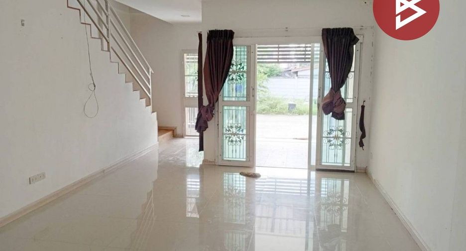 Reihenhaus zum Kauf mit 3 Zimmer in Sam Phran, Nakhon Pathom