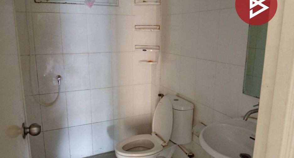 Reihenhaus zum Kauf mit 3 Zimmer in Sam Phran, Nakhon Pathom