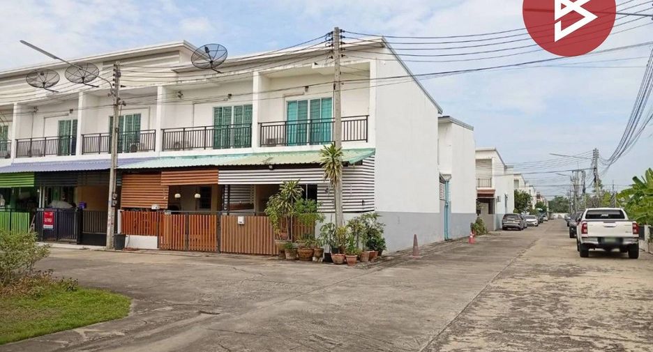 Reihenhaus zum Kauf mit 3 Zimmer in Sam Phran, Nakhon Pathom