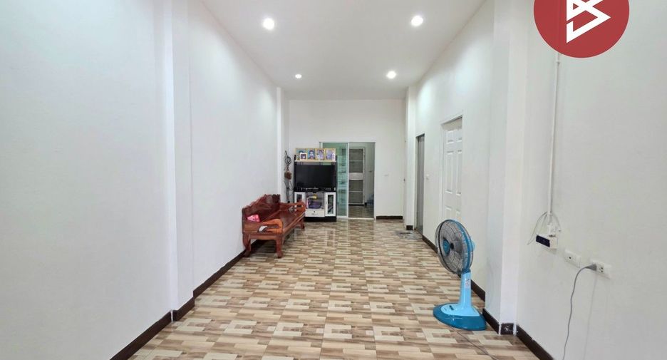 À vendre 2 chambres maison de ville à Si Racha, Chonburi
