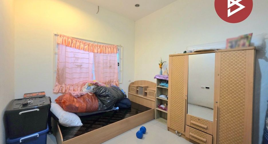 À vendre 2 chambres maison de ville à Si Racha, Chonburi